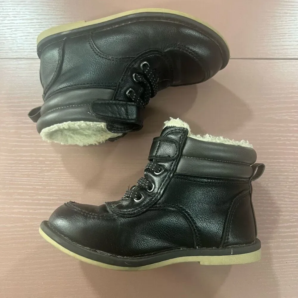 🏈 Old Navy Fleece Lined Boots size 8 toddler